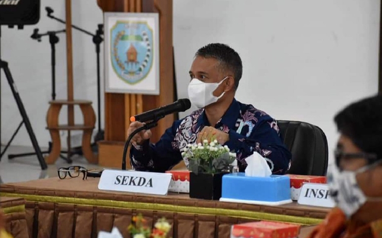 Sekda Lamandau Muhamad Irwansyah pimpin rapat evaluasi