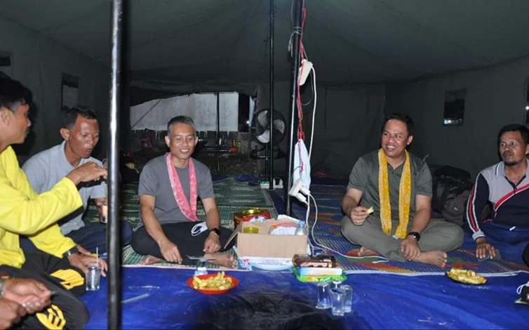 bupati hendra lesmana diskusi dengan pemdes