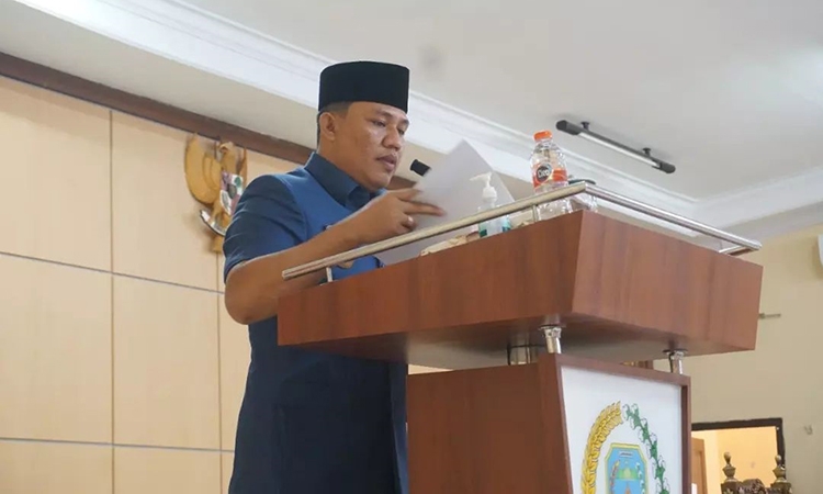 bupati sampikan proyeksi pendapatan, belanja, hingga pembiayaan daerah kepada dprd lamandau