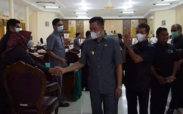 wabub riko porwanto salami sejumlah anggota dprd