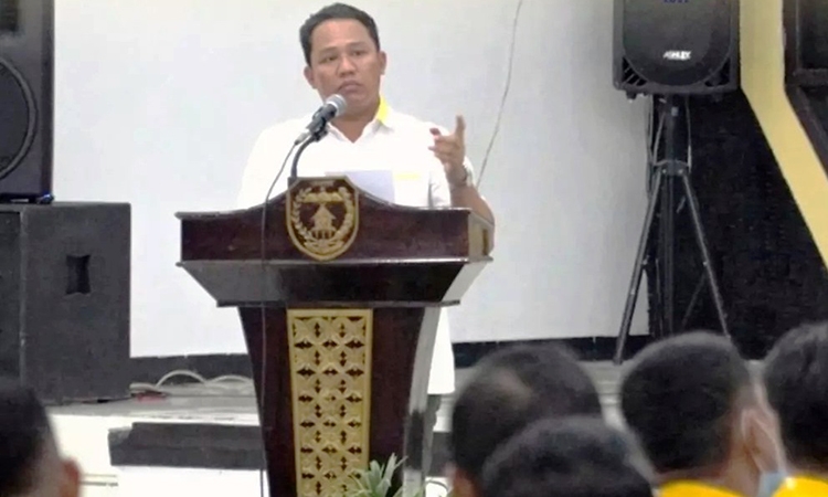 bupati hendra lesmana berikan arahan dalam raker kades se lamandau