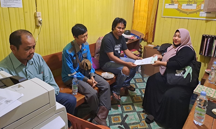 kanit intelkam polsek bulik bripka ahmad hudi mediasi dua warga yang berselisih