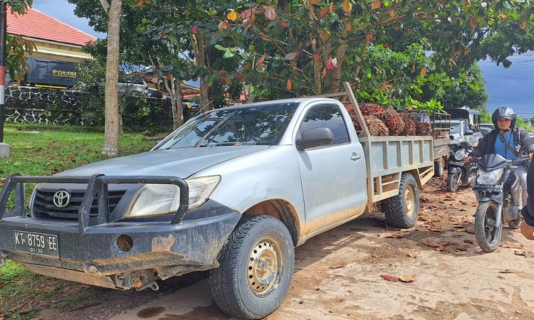 kendaraan milik tersangka diamankan di mapolres lamandau