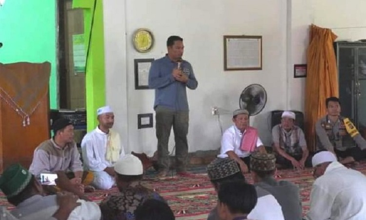 bupati hendra lesmana laksanakan safari jumat