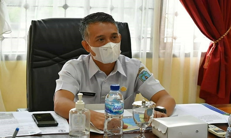 sekda irwansyah berikan keterangan pers