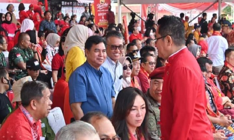 sekda muhamad irwansyah hadiri festival cap gomeh