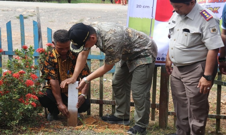 wabub riko porwanto pasang patok batas tanah
