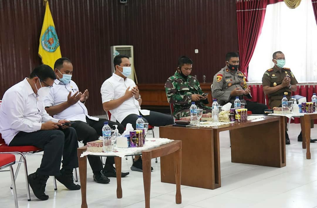 Bupati Ikuti Rakor Sinergitas Kebijakan Pemerintah Pusat dan Daerah Dalam Pelaksanaan Regulasi Omnibus Law