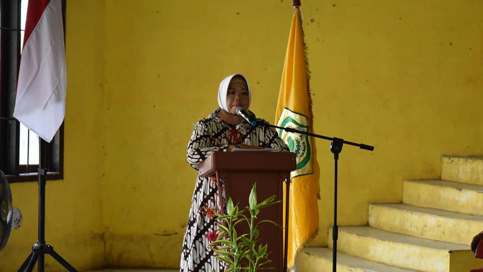 Di Acara Pelantikan Pengurus DPC Pengajian Al Hidayah, Bupati Kobar Mengajak Kaum Perempuan Berperan Lebih Dalam Penanganan Covid 19