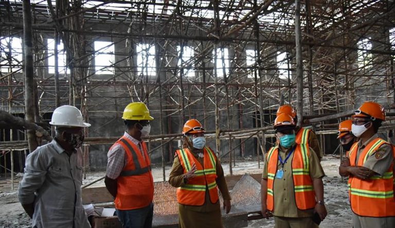 Bupati Kotawaringin Barat Monitoring Pembangunan Gedung Serba Guna Area Pangkalan Bun Park