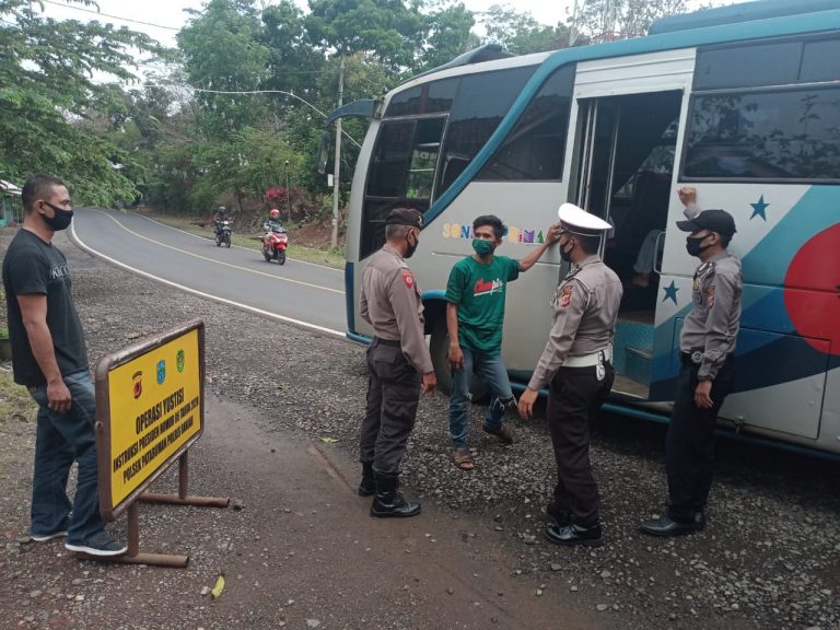 Jumlah Terkonfirmasi Positif Terus Bertambah, Polres Banjar Menggelar Penegakan Protokol Kesehatan