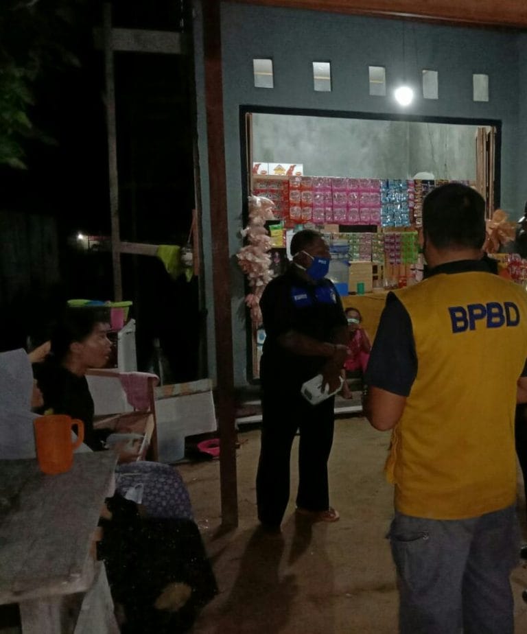 Polres Sukamara Bagikan Masker