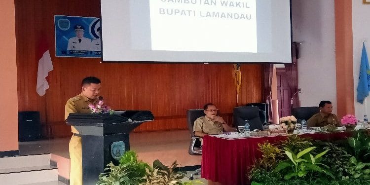 Wabup Lamandau Riko Porwanto saat memberi sambutan dalam kegiatan Sarasehan Kampung KB Kabupaten Lamandau.