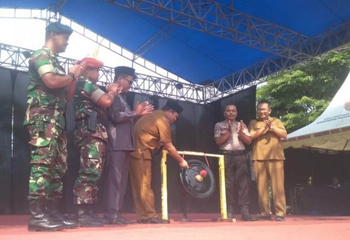 Wabup Kobar Resmi Buka Festival Marunting Batu Aji