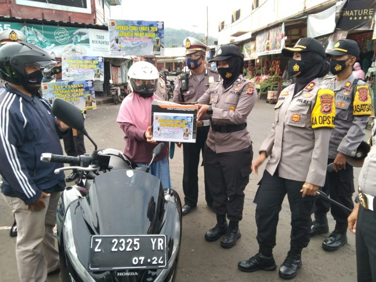 Ada Hadiah Dari Kapolres Bagi Masyarakat Yang Mematuhi Peraturan Lalu Lintas Dan Protokol Kesehatan