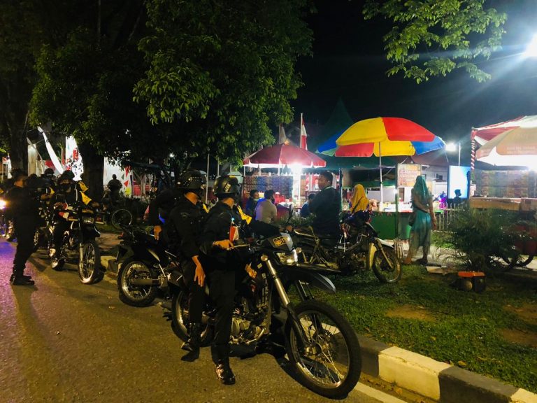 Siaga Dalam Kegiatan Debat Cagub/Cawagub, Brimob Kalteng Satgas Omp Laksanakan Patroli Malam