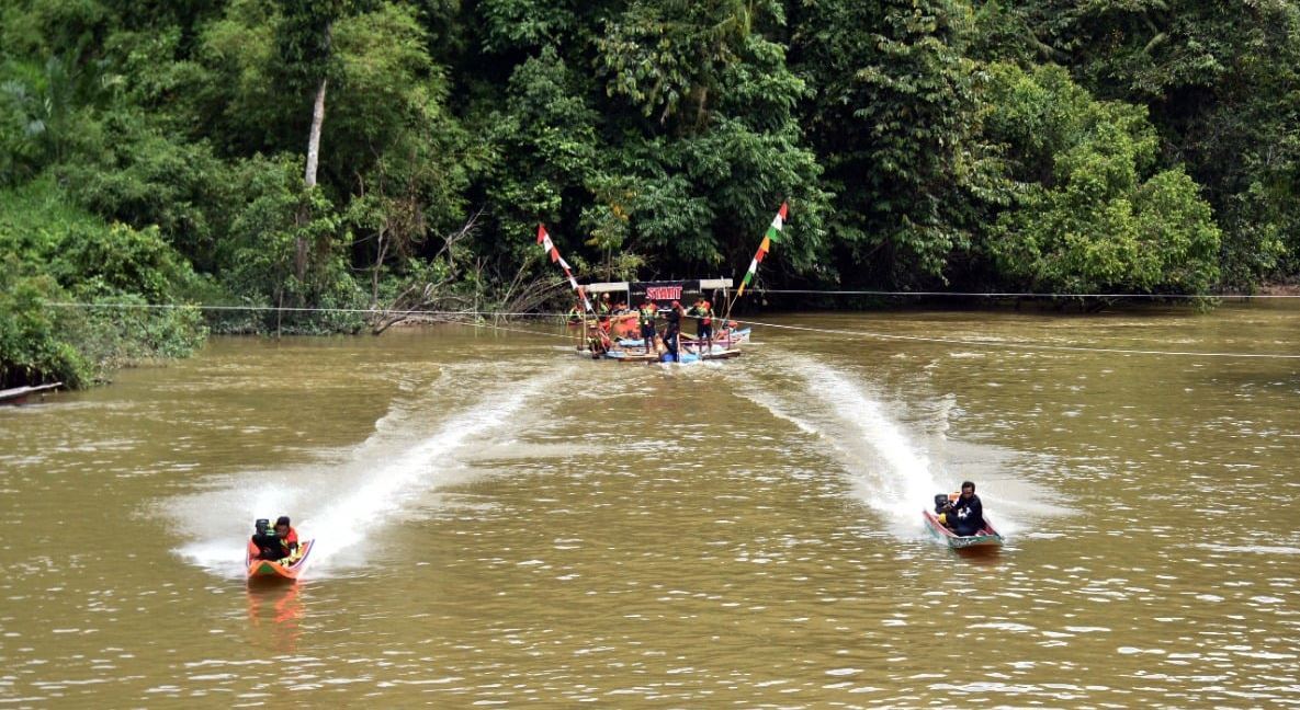 Bupati Kobar Berharap Lomba Perahu Ketinting Menjadi Agenda Pariwisata Kobar