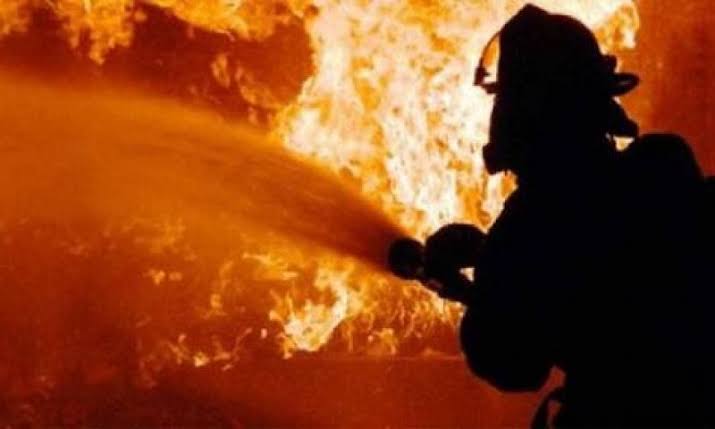 Oknum Brimob Ngamuk dan Bakar Rumah Orangtuanya