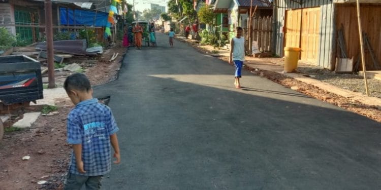 kondisi jalan desa sembuluh